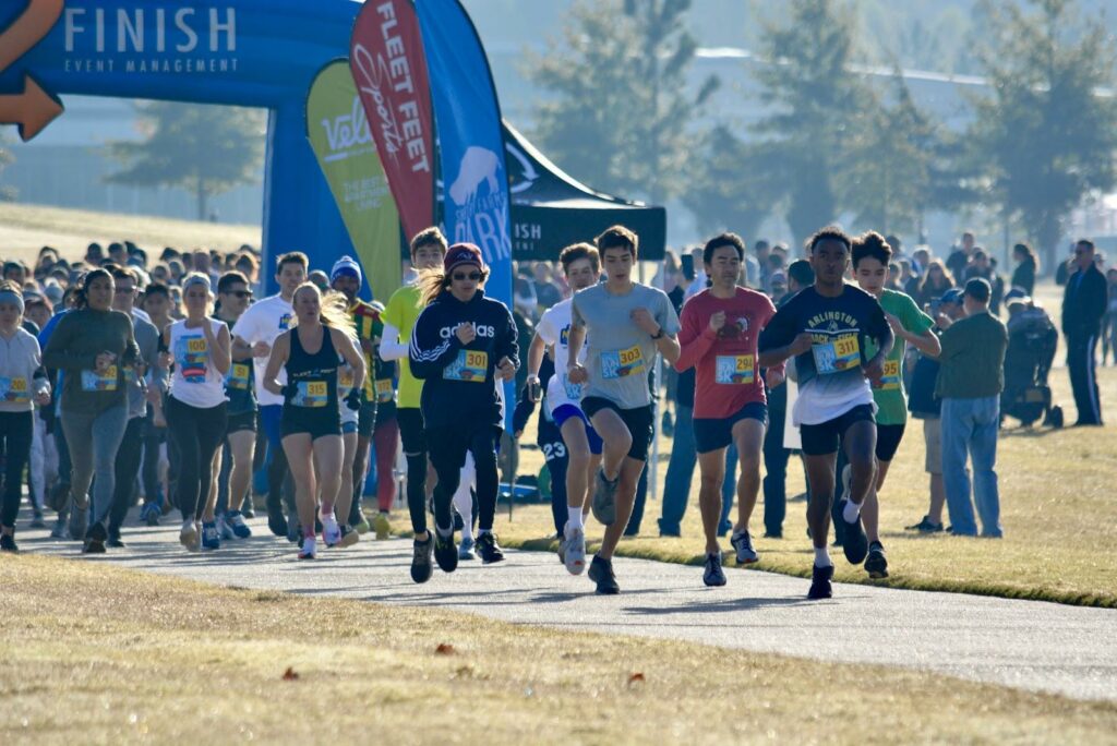 A group of volunteer runners participating in a race in Memphis.